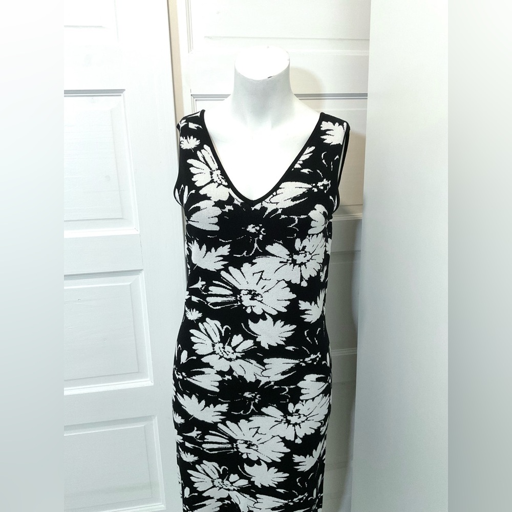EMPROVED FLORAL DRESS - Picture 3 of 9